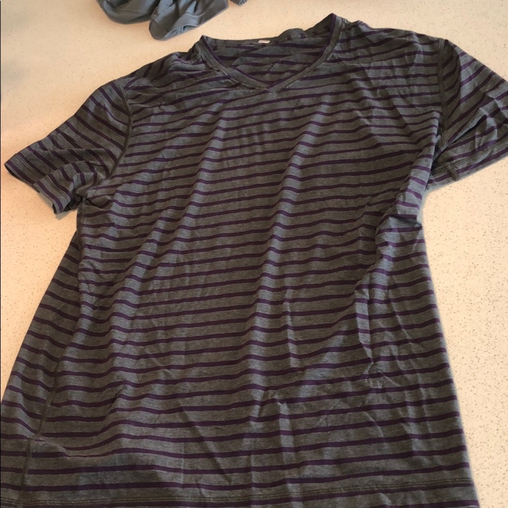 Men’s Lulu lemon t shirt